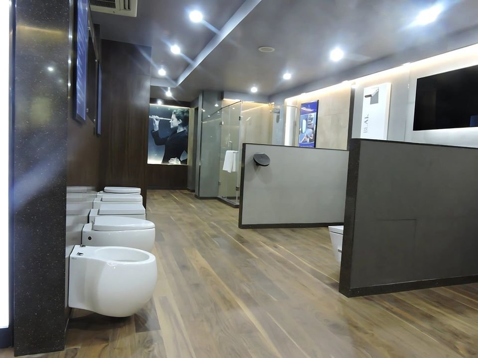 Sanitaryware display aisle with timber panelling